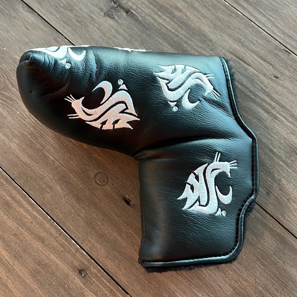 AM&E Other - Washington State Cougars AM&E Snap Fit blade putter cover.
